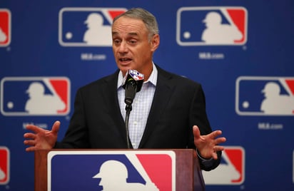 El comisionado de Grandes Ligas, Rob Manfred, dijo que tuvo total apoyo de todos los equipos de la 'Gran Carpa'. (AP)