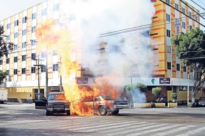 Producción. Se provocó una explosión que quedó a la primera toma de Malibú, una cinta mexicana de acción. (EL UNIVERSAL)