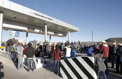 El funcionario federal indicó que si existe buena voluntad y diálogo, no hay razón para que la caseta siga tomada y con ello se sigan afectando los ingresos que son utilizados para el mantenimiento y otros gastos que genera la vía de comunicación. (ARCHIVO)