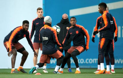 Los jugadores del Barcelona entrenaron ayer con miras al duelo ante Girona. (EFE)