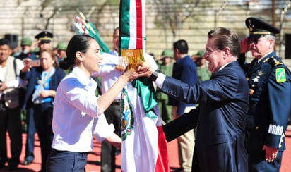 Evento. Se realizó un emotivo evento para conmemorar el Día de la Bandera, en el que estuvo presente José Aispuro.