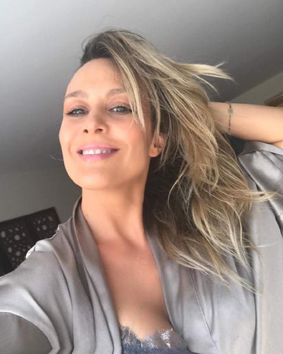 Fey seduce a sus seguidores en redes sociales. (INSTAGRAM)