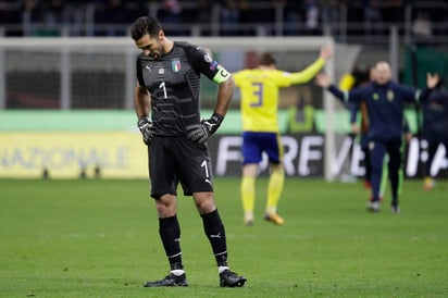 Todo apuntaba a que Buffon acabara su carrera con los 'azzurri' tras la eliminación sufrida en noviembre contra Suecia. (ARCHIVO)