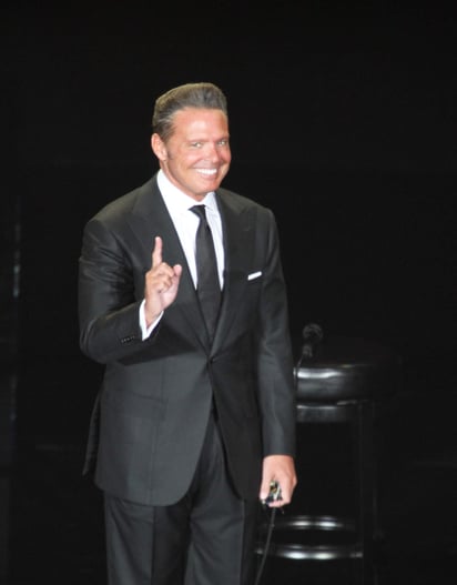 Luis Miguel tendrá que pagar el 25 por ciento de la cantidad que recibe por cada presentación que realice en el Auditorio  para cubrir los 5 millones de dólares. (ARCHIVO)