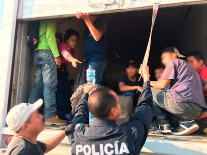 En un comunicado, la institución informó que los agentes, de la división de Caminos, revisaron un vehículo que circulaba por la carretera de Zaragoza a Ciudad Victoria. (NOTIMEX)