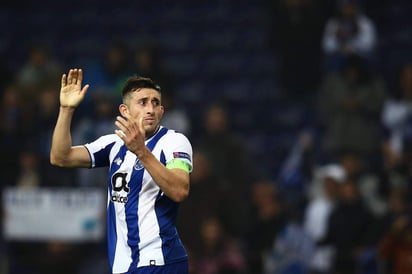 Héctor Herrera fue titular y puso un pase de gol en la victoria del Porto 2-1 sobre Sporting. (EFE)