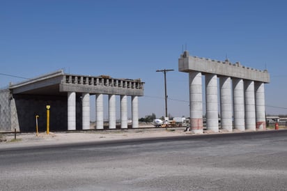 Este paso superior se ubicará en el kilómetro 11 más 800, es decir pasando el distribuidor vial El Vergel que entronca con la carretera Gómez Palacio-Jiménez. (EL SIGLO DE TORREÓN)