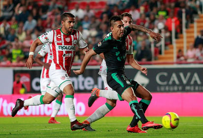 Santos Laguna está que no cree en nadie; anoche venció 2-1 a Rayos de Necaxa y toma el liderato general del Torneo Clausura 2018. (Jam Media)