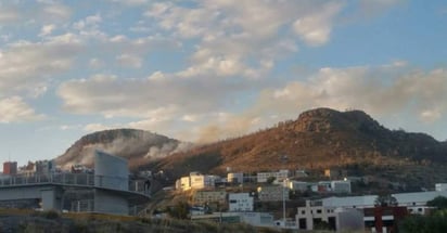 El director estatal de Protección Civil, Juan Antonio Caldera Alaniz, así lo confirmó al señalar que este domingo se registraron incendios en el cerro y sus alrededores, los cuales fueron sofocados en tiempo y sin daño a la población. (ESPECIAL)