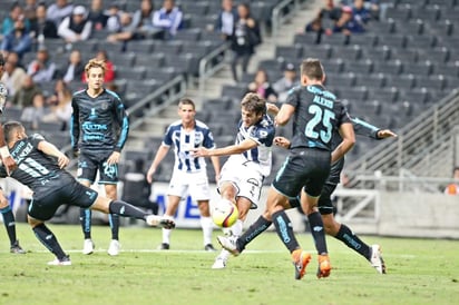 Para la recta final, los dos equipos tuvieron claras llegadas de peligro, pero no pudieron concretar, por lo que se fueron a los penales y ahí Gallos Blancos se llevó la victoria por 3-2. (ESPECIAL)