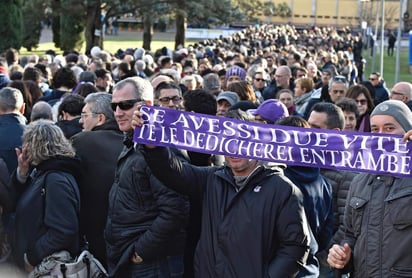 Miles despiden en Florencia a Davide Astori