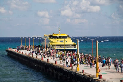 Funcionarios mexicanos aseguraron el jueves que Playa del Carmen es un lugar seguro a pesar de las alertas de Estados Unidos. (ARCHIVO)