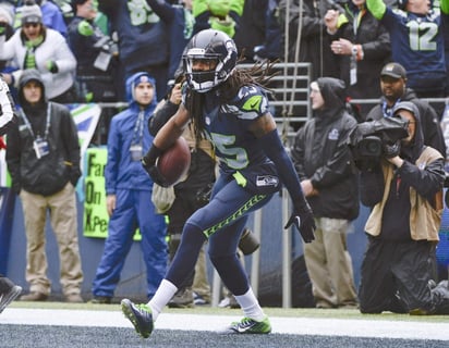 Richard Sherman jugó siete temporadas con los Seahawks, con quienes logró 32 intercepciones. (Archivo)