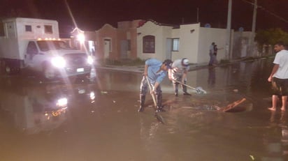 Se estima que fueron más de una decena de domicilios los afectados tanto por la pérdida de muebles como por alguna posible falla estructural. (EL SIGLO DE TORREÓN)