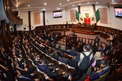 Labor legislativa. El Congreso local aprobó una nueva reestructura o refinanciamiento de la deuda de Coahuila.