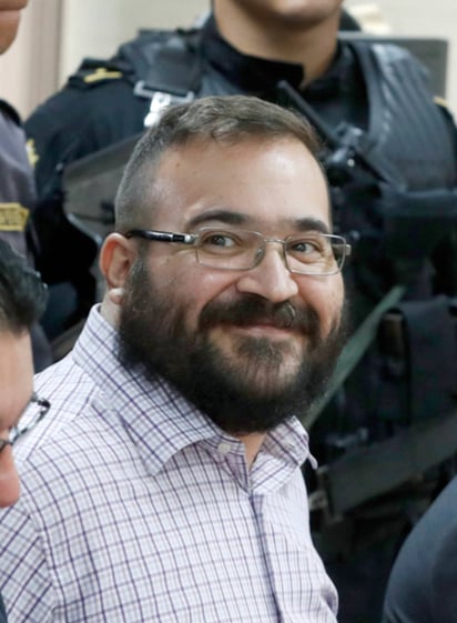 Corrupción. Javier Duarte no es el primer exgobernador acusado de corrupción que es  defendido por Reyes Retana. (AGENCIAS)