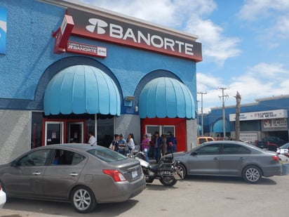 Otro. Los hechos ocurrieron a las afueras de una sucursal bancaria ubicada sobre el bulevar Rodríguez Triana, en Plaza Jumbo. (EL SIGLO DE TORREÓN)