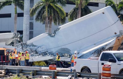 No se descarta el hallazgo de más víctimas mortales dado que aun restan seis vehículos por extraer, cuatro de los cuales implican una gran dificultad. (ARCHIVO)