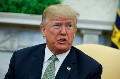 Trump atacó al equipo encabezado por Mueller un día después de que su abogado personal, John Dowd, pidiera el fin de esa investigación al considerar que fue 'manufacturada' por los exdirigentes del FBI por motivos políticos. (ARCHIVO) 