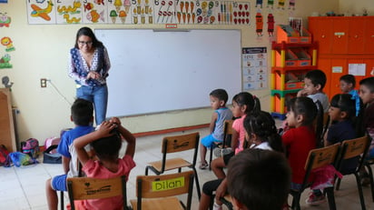 Trabajadoras. Pese a que gran cantidad de mujeres trabajan, aún enfrentan varias desventajas como el tener menos preparación.