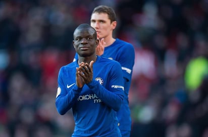 En sus dos primeras campañas en el balompié inglés, el futbolista galo ganó dos títulos de Premier League, primero con Leicester y después con Chelsea. (ARCHIVO)