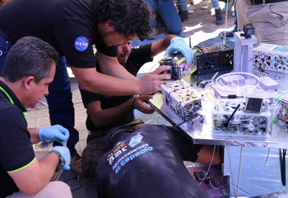 Los nanosatélites fueron lanzados desde el Descubre Museo Interactivo de Ciencias y Tecnología de Aguascalientes. (EFE)