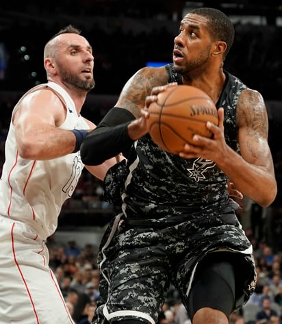 LaMarcus Aldridge marcó 27 puntos en la victoria de ayer frente a los Wizards. (AP)