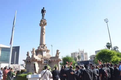 Acto Cívico. Autoridades municipales y de la Logia Masónica, conmemoran el 112 Aniversario del Natalicio de Benito Juárez. (FERNANDO COMPEÁN)