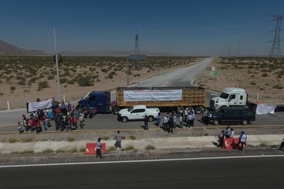 Manifestaciones. Se realizaron dos protestas diferentes a las afueras del Parque Solar. (EL SIGLO DE TORREÓN)