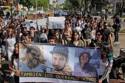 En su página de Twitter, el organismo también se solidarizó con la comunidad universitaria del estado de Jalisco por la desaparición de los tres estudiantes. (EL UNIVERSAL)