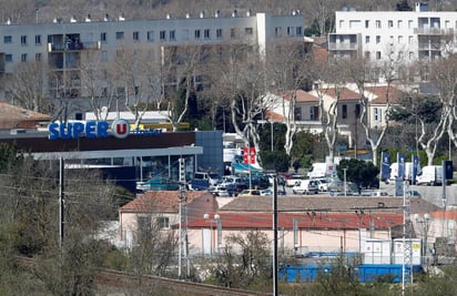 Operativo. Gracias a que dejó su teléfono encendido sobre una mesa, las fuerzas del orden pudieron seguir desde el exterior lo que sucedía dentro y, en el momento que oyeron un disparo, lanzaron un asalto que acabó con la muerte del terrorista.