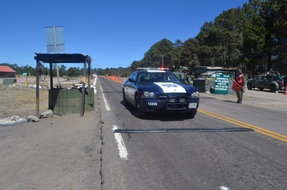 Blindan la Supercarretera y la libre Durango - Mazatlán. Autoridades 'blindan' carretera Durango-Mazatlán para garantizar seguridad de turistas en estas próximas vacaciones de Semana Santa 2018; la meta de las corporaciones de seguridad, tanto de Durango como de Sinaloa es un saldo blanco este año 2018. (NORMA IBARRA)