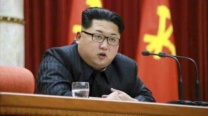 Kim Jong-un hizo la visita a China entre el domingo y el miércoles, acompañado por su esposa Ri Sol-ju, conforme las  versiones de la radio estatal norcoreana, y durante su estancia sostuvo su primera cumbre con el máximo dirigente chino. /ARCHIVO)