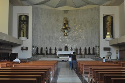 Celebración. Este jueves monseñor Luis Martín Barraza, lavará los pies a los laicos en la Catedral del Carmen. (GUADALUPE MIRANDA)