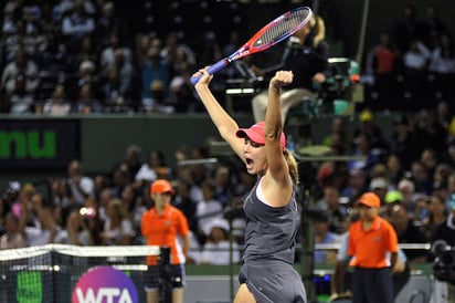 Danielle Collins derrotó sin muchos problemas 6-2, 6-3 a Venus Williams y avanzó a semifinales en el Abierto de Miami. Cae Venus Williams ante Danielle Collins. (AP)