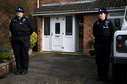 Las concentraciones más importantes de Novichok, el arma química utilizada, han sido encontradas en la puerta de entrada de la vivienda de Skripal en la ciudad inglesa de Salisbury. (ARCHIVO)