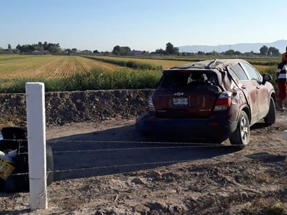 La familia viajaba de la ciudad de Monterrey hacia la capital del estado de Durango en una camioneta marca Chevrolet Trax de color guinda. 
