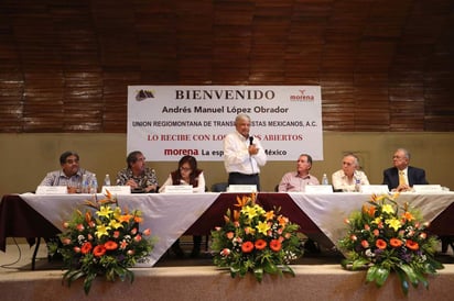 Durante su segundo acto de campaña en la entidad, el aspirante de los partidos Morena, del Trabajo y Encuentro Social aseguró que de llegar a la Presidencia: “ni chavismo, ni trumpismo; juarismo, maderismo, cardenismo, mexicanismo”. (EL UNIVERSAL) 