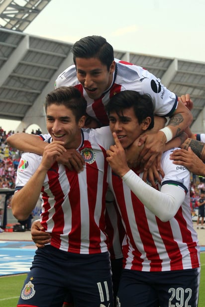 Las Chivas quieren levantar en lo que ha sido un mal primer semestre.