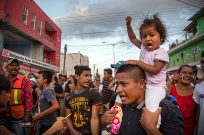 Organizadores y periodistas en la zona confirmaron hoy que los migrantes continúan en Matías Romero, en el sureño estado de Oaxaca. (EFE)