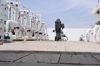 Labores. Como cada año para preparase para la demanda de agua durante el calor se da mantenimiento a los pozos. (EL SIGLO DE TORREÓN/MARY VÁZQUEZ)