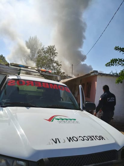 Los hechos se registraron aproximadamente a las 16:30 horas cuando el Sistema de Emergencia reportó el incendio de una vivienda en el ejido Lagartijas del municipio de Gómez Palacio. (ESPECIAL)