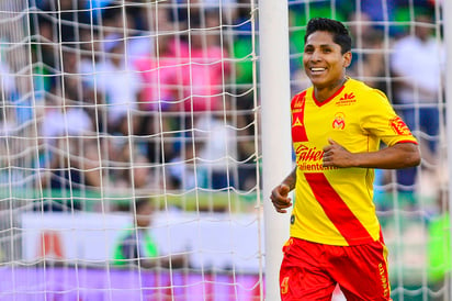 Raul Ruidíaz, del Morelia, festeja el segundo gol de su equipo durante el juego de la jornada 14. (Jam Media)