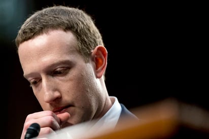 Hasta Mark Zuckerberg tiene límites sobre lo que comparte. (AP)
