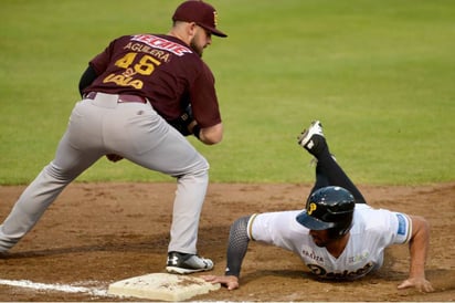 Los Algodoneros del Unión Laguna siguen sin reaccionar y tras cometer cinco errores cayeron en el segundo juego de la serie ante los Pericos de Puebla. La escuadra guinda tiene el peor récord de la Liga Mexicana. (Cortesía)