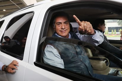 El candidato presidencial independiente y ex priísta Jaime Rodríguez Calderón 'El Bronco' le recomienda a Andrés Manuel López Obrador que 'se tranquilice y desconecte el hígado del cerebro', si quiere ser el Presidente de todos los mexicanos. (ARCHIVO)