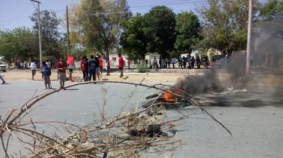 Secretaría de Seguridad detiene a 11 hombres y tres mujeres en ejido El Perú por bloqueo