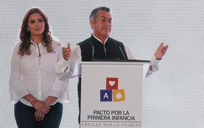 Tras reunirse con aspirantes independientes de esta ciudad en la frontera sur del país, 'El Bronco' dijo que no le extrañan los cambios de opinión del tres veces candidato presidencial. 'Así es Andrés Manuel, creo que de chiquito tuvo problemas'. (NOTIMEX)