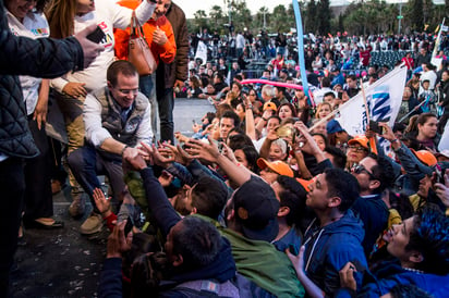 El aspirante presidencial insistió en que fue un error histórico que el gobierno federal priista haya recibido al otrora candidato Trump, cuando llevaba meses de campaña insultando a los mexicanos, pues “creyeron que de esa manera (...) lo harían su amigo (...) pero provocaron exactamente lo contrario”. (NOTIMEX) 
