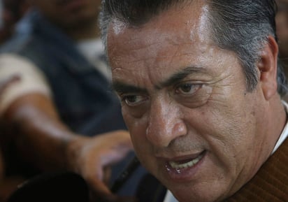 Por medio de su cuenta de Twitter, 'El Bronco' subió un video en el cual dice que la próxima semana dará un número de cuenta bancaria para realizar las aportaciones a su campaña. (ARCHIVO)